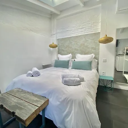 Atico Con Terraza Totalmente Privada En Pleno Centro Historico De 아파트