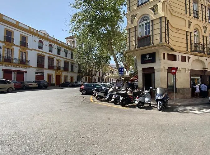 Atico Con Terraza Totalmente Privada En Pleno Centro Historico De 아파트